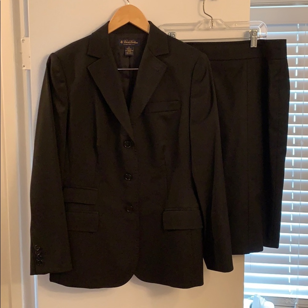 Brooks brothers suit jacket size 8 skirt size 6